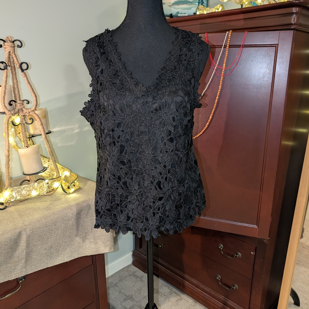 Adiva Black Floral Lace Camisole